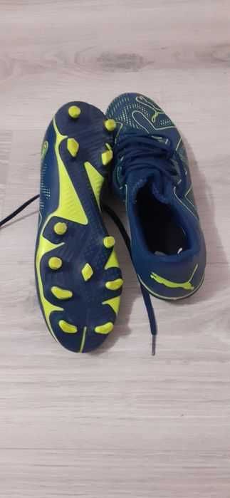 Ghete de fotbal   Puma, originale,  marimea 40.5 , interior 26cm .