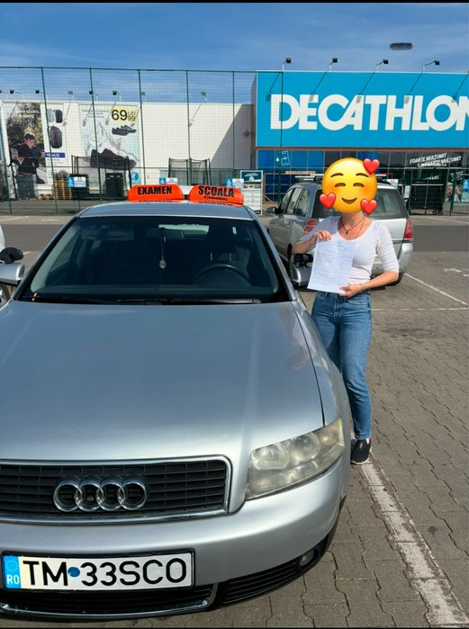 Instructor auto femeie