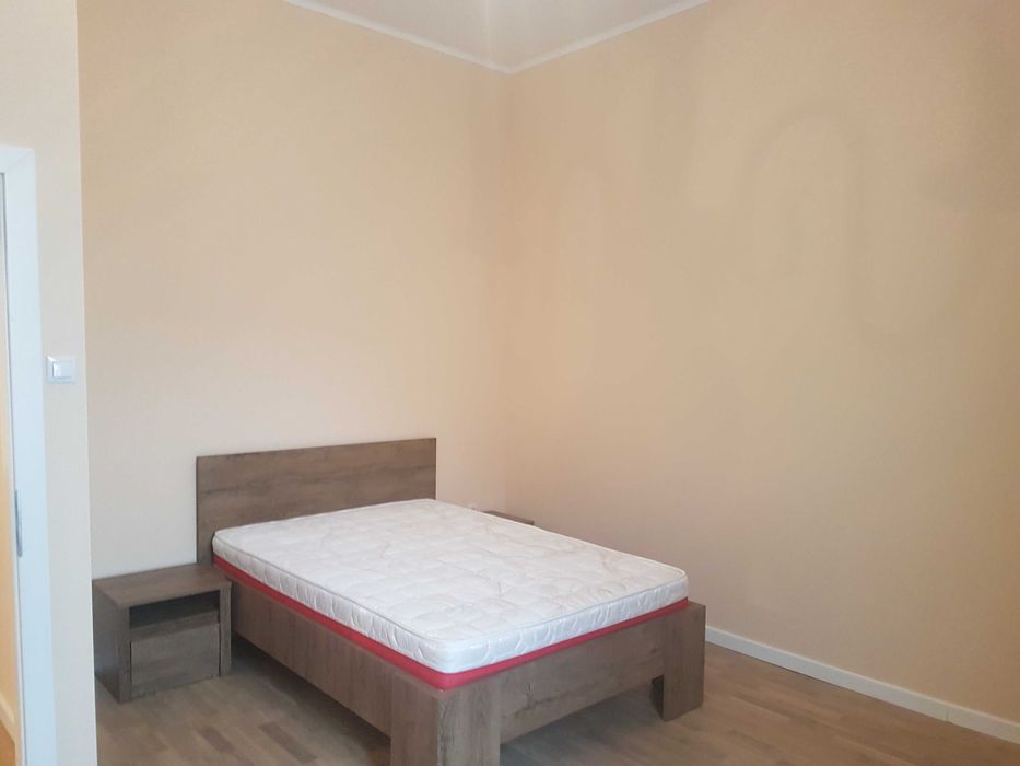 Apartament cu 2 camere, renovat modern, situat ultracentral (300m de Piața Unirii, 450m de Facultatea de Medicină).
