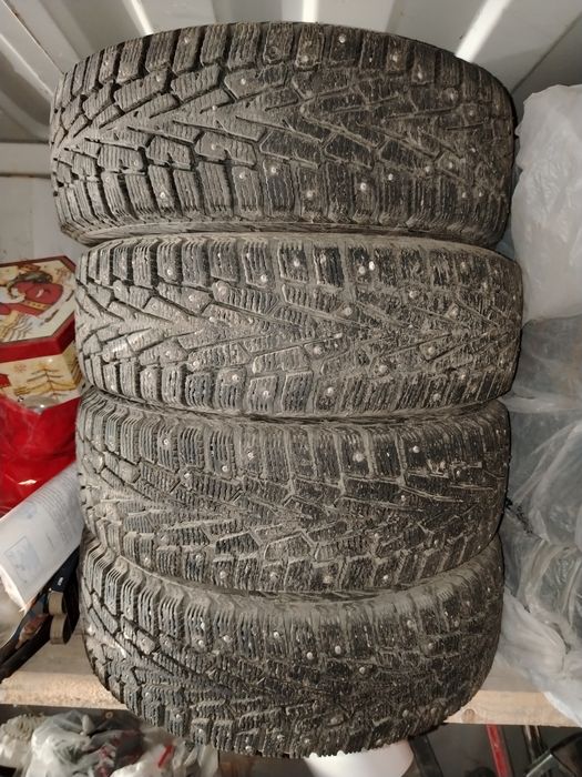Продам Зимнюю резину