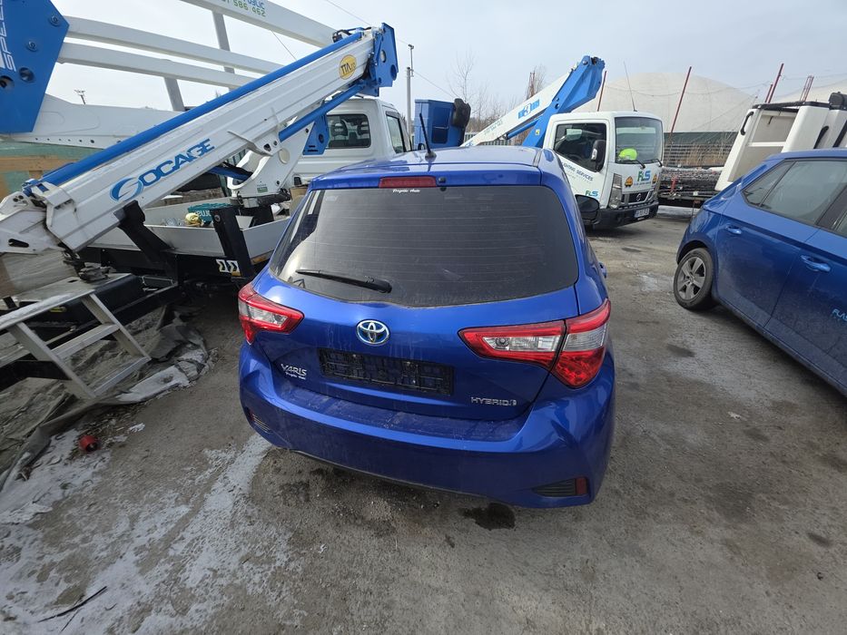Toyota Yaris Hybrid avariat