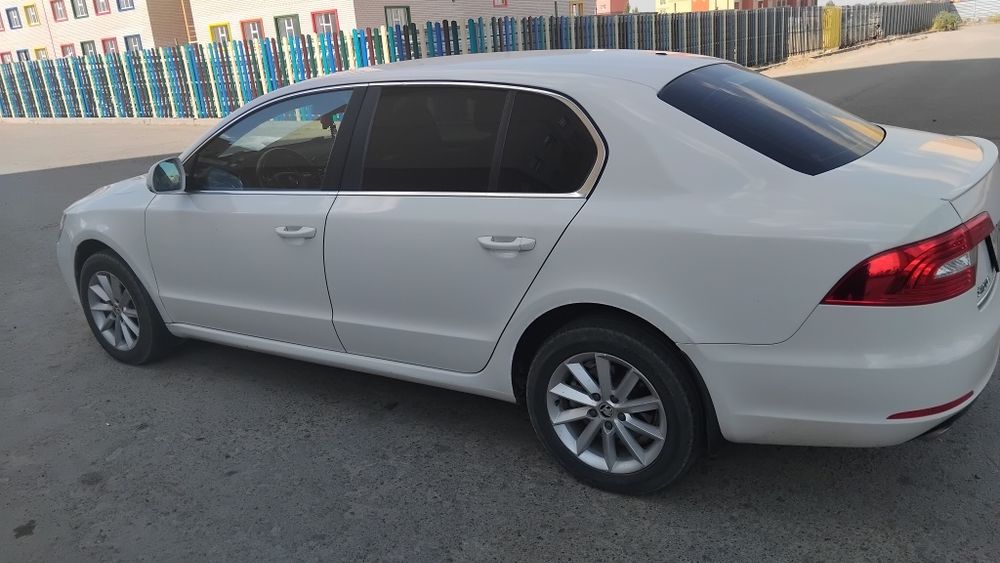 Продам машину Skoda Superb 2013