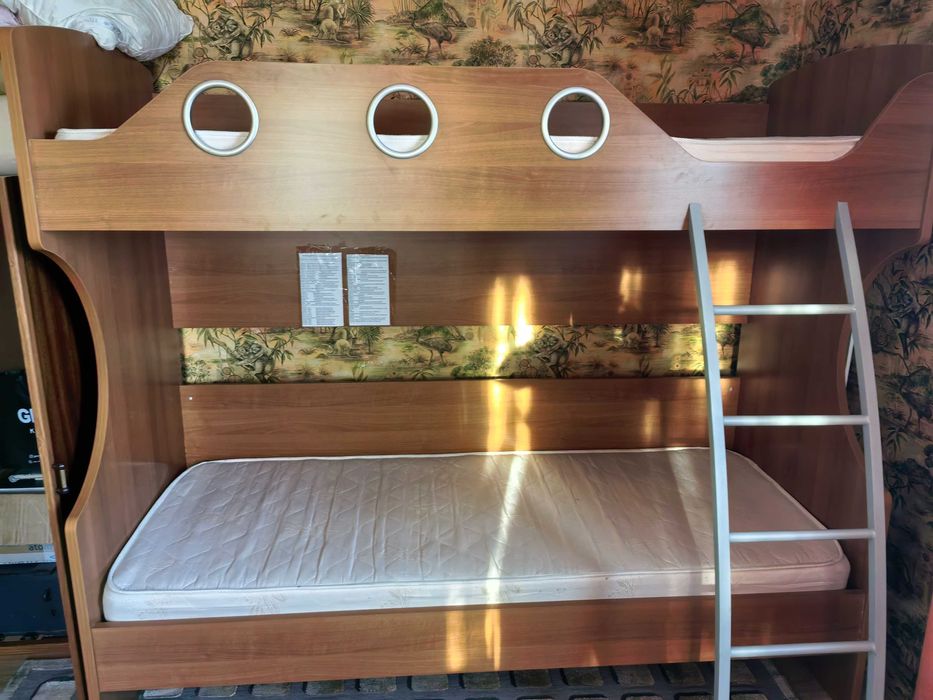 Кровать двухярусная