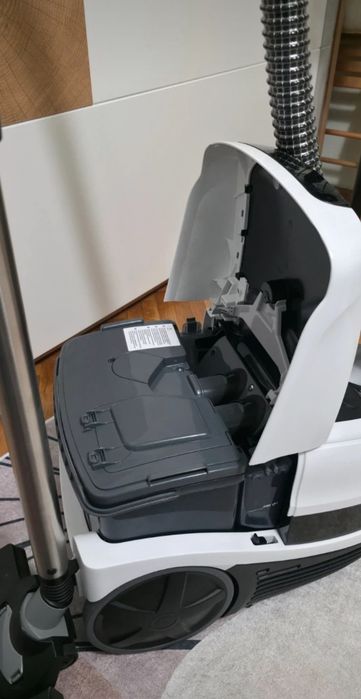 Aspirator cu spălare Bosch