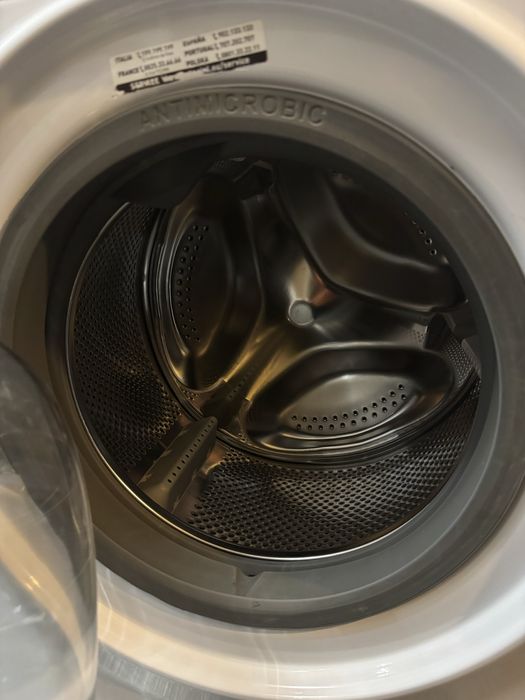 Пералня Ariston.