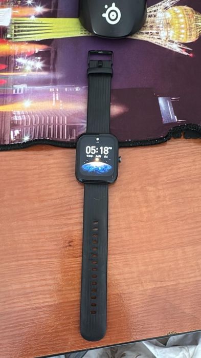 Продам часы с зарядкой