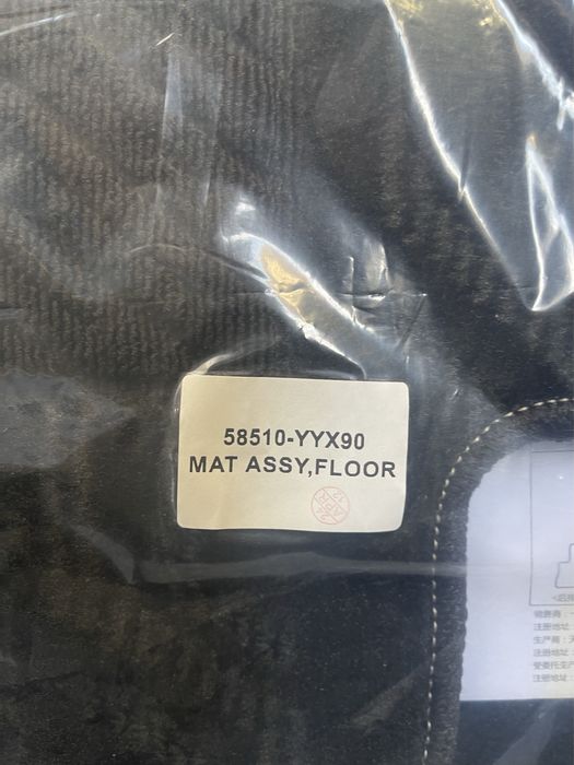 Продам коврики Toyota RAV4 оригинал