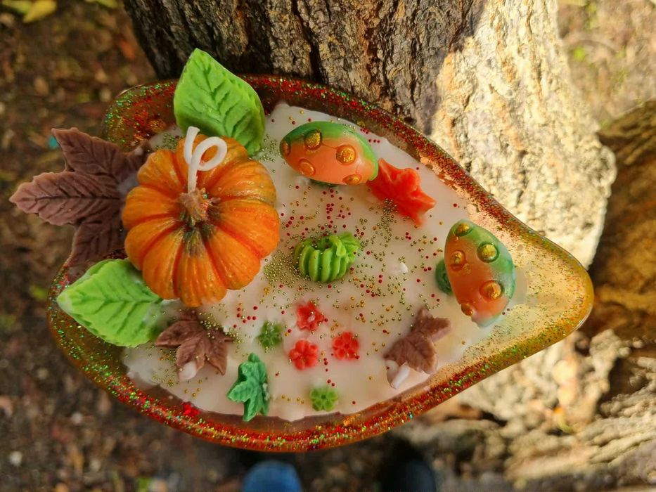 Lumanari parfumate in recipiente din rasina epoxidica reutilizabile