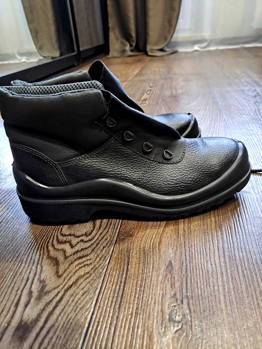 Продам рабочую обувь