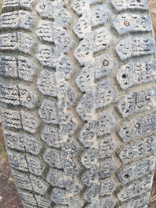 Шины 215/65/16  б/у..