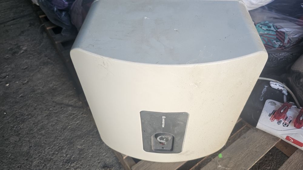Boiler apa calda  Ariston 30 litri