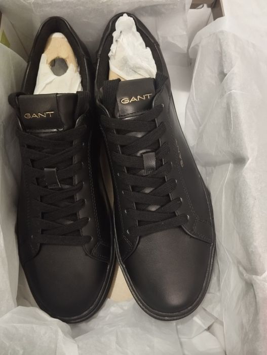 Brend oyoq kiyim krasovvka