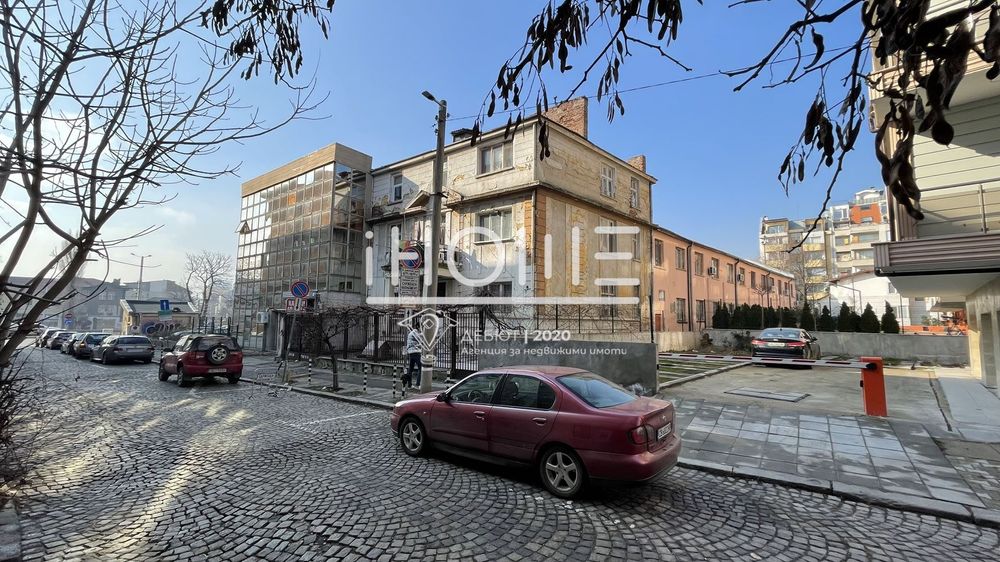 Продава се Парцел в София, Център - 1500 кв.м за 1334 €/кв.м - Снимка #4