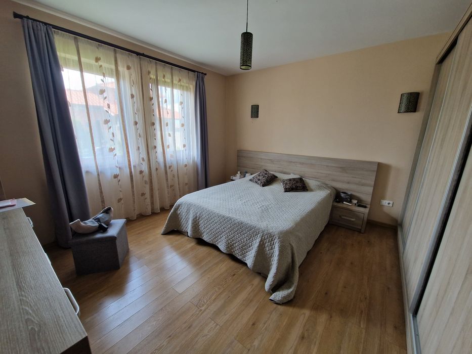 Casa 120 mp complet mobilata și utilată.