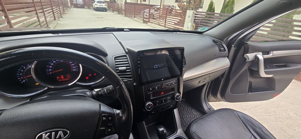 Vând auto Kia Sorento