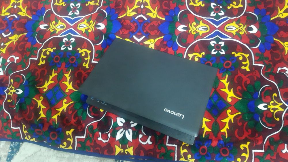 LENOVO 512 GB lik Srochna  sotiladi