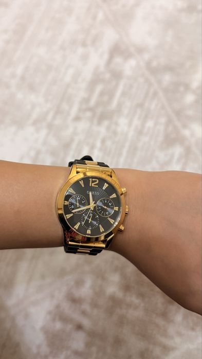 Женские часы Guess