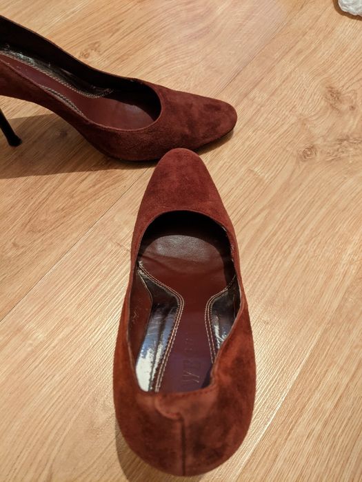 Замшевые туфли...