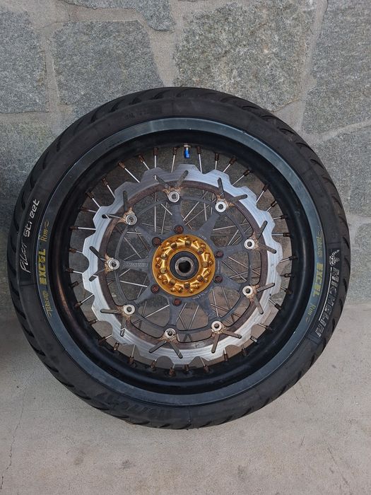 Vând set roți supermoto Takasago Excel