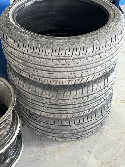 Шины 225/40/18 срердний  состояний