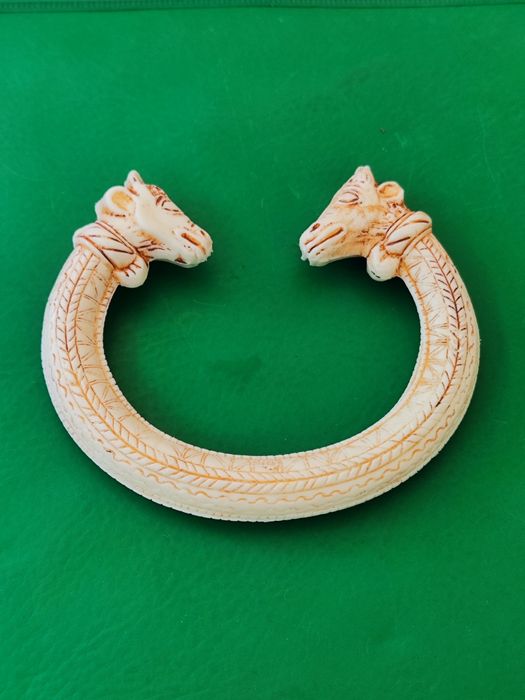 Играчка гривна Rahan pif