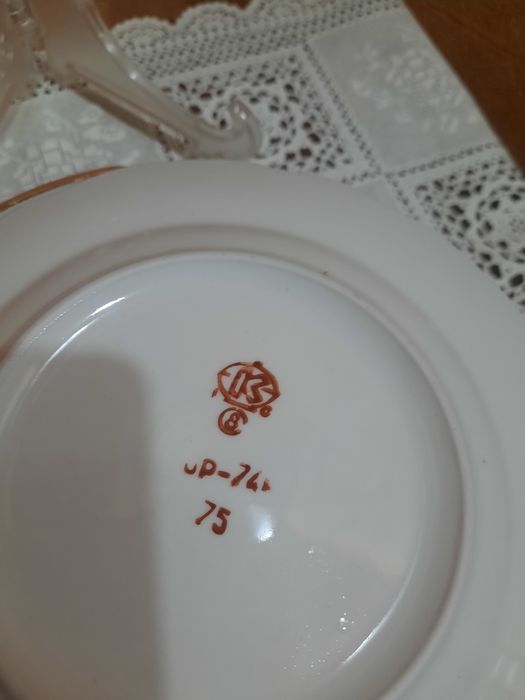 Абсолютно новые десертные тарелочки (d-17см). Коростенский ФЗ. Волнист