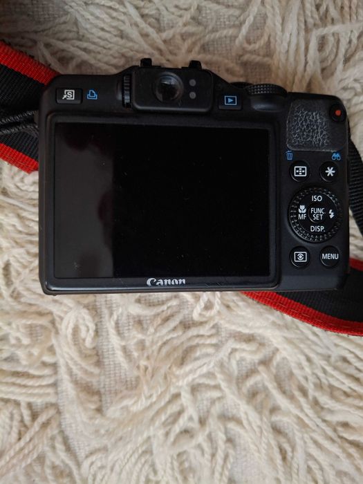 Продавам Canon G15.