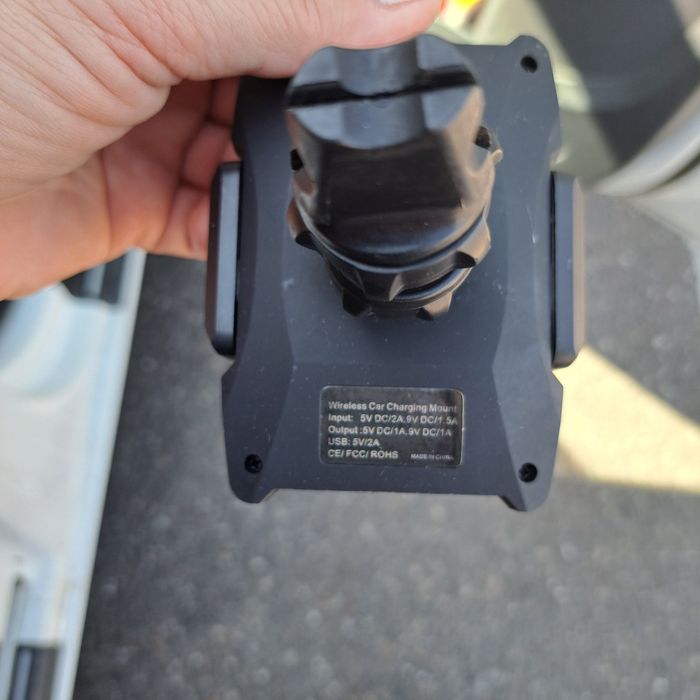 Incarcator wireless pentru masina