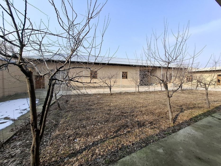 Uy sotiladi kelishilgan narxlarda