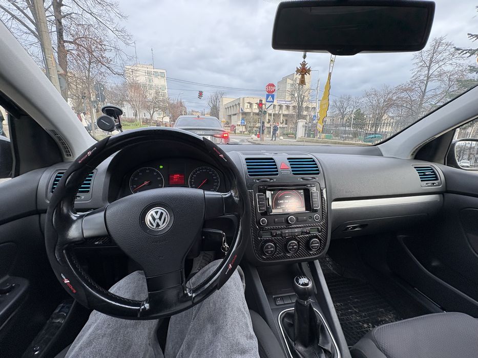 Volkswagen Golf 5 1.6 Benzină-2006
