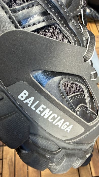 balenciaga track led