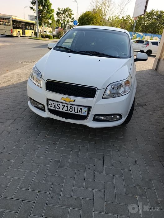 Yaxshi holatdagi Nexia 3 sotiladi.