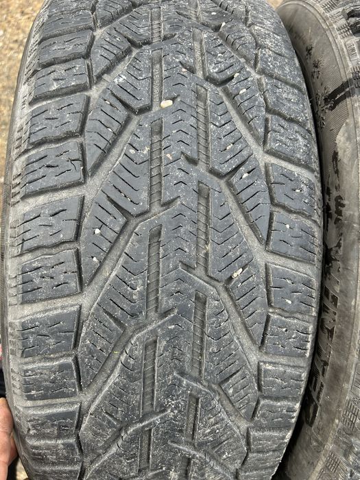 2 зимни гуми 215 50 17