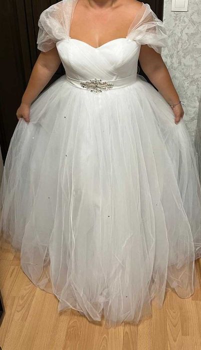Красива булченска НОВА рокля / XLL с циркониеви камъчета