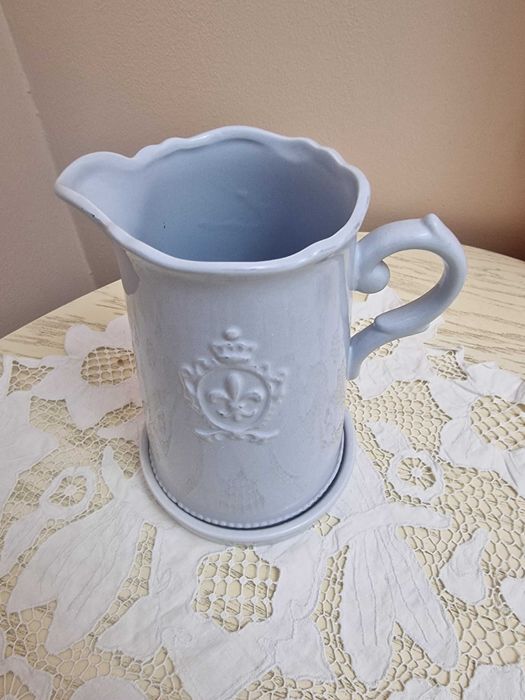 Кувшин с букетом