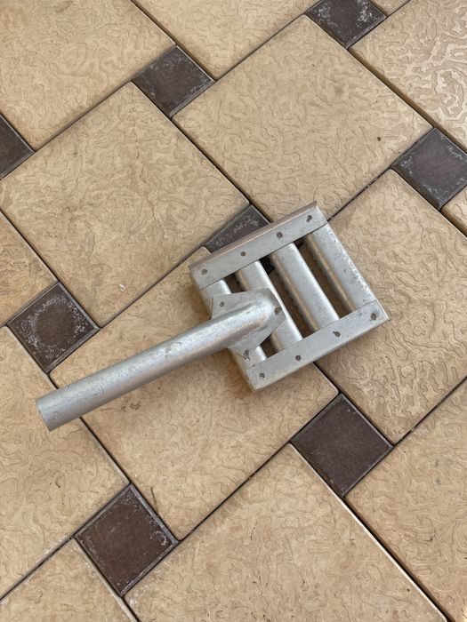 Скребница для чистки коров