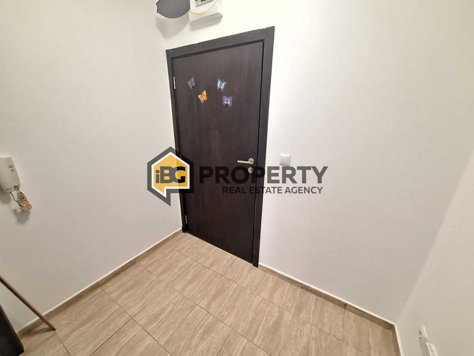 Двустаен апартамент с веранда в град Бяла