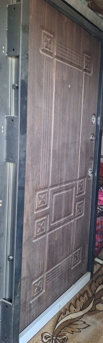 Продам дверь новую