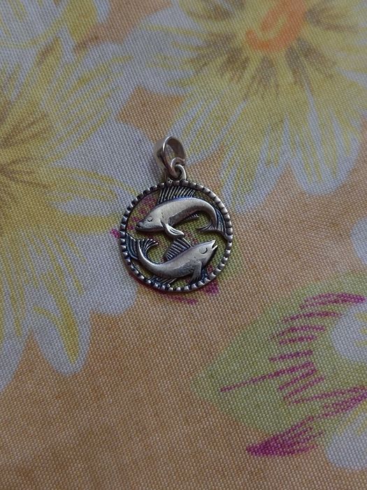 Зодиакален медальон