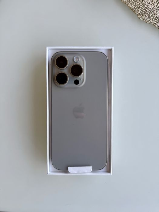 iPhone 16 Pro, новый, аккумулятор 100%.