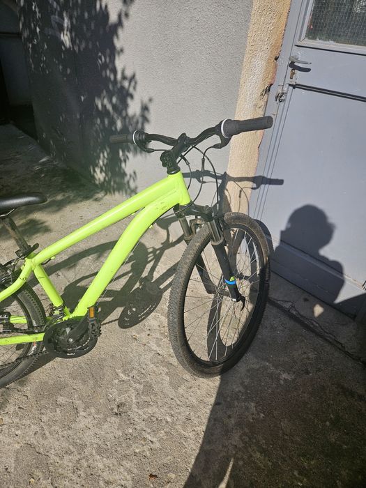 Vand MTB RockRider S100
Roti 27.5 "
Cadrul mărimea s
7 pinioane
3 foi