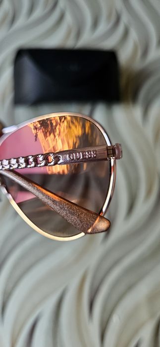 Слънчеви очила GUESS