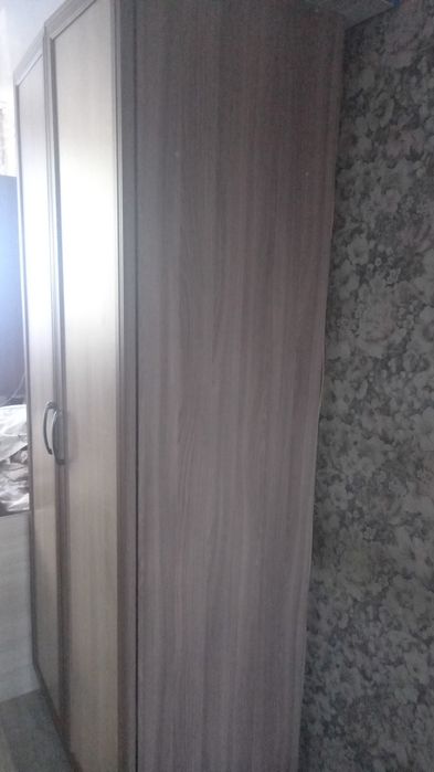 !Срочно!Продам :кровать ,2 шкафа , и стол