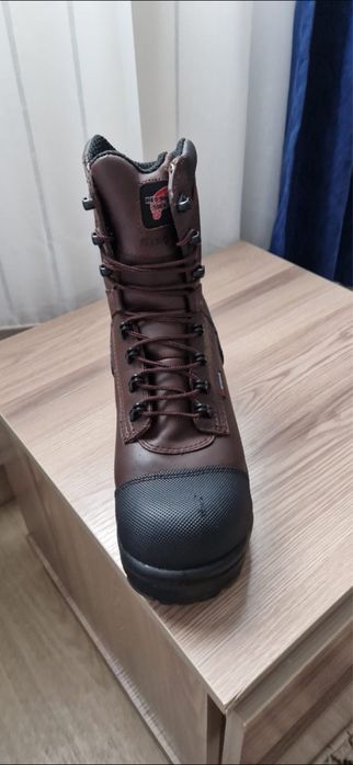 продам обувь red wing