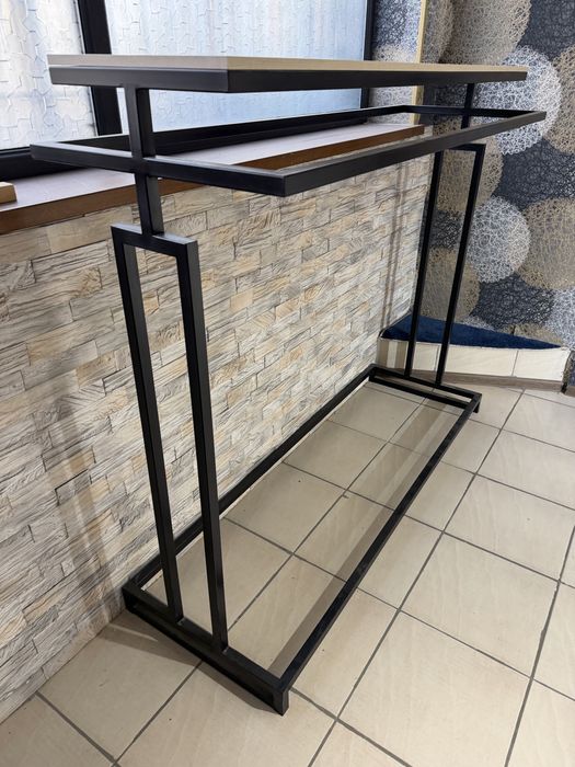 Торговое оборудование для магазина одежды (полки, стойки, вешалки)