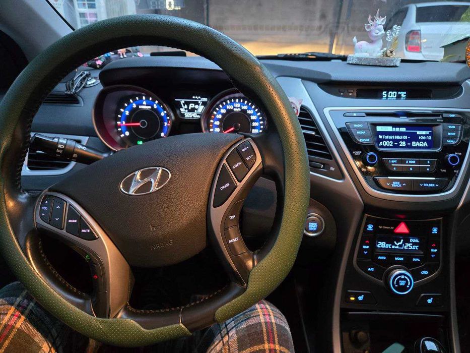 Hyundai Elantra 2014 yil