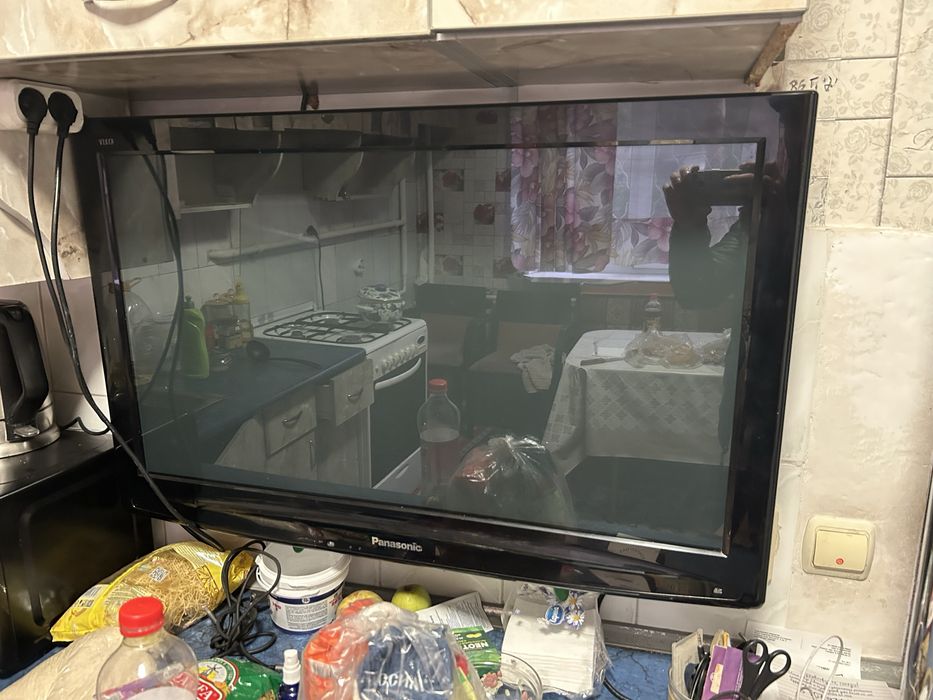 Продам 2 телевизора, рабочие ( Samsung, Panasonic )