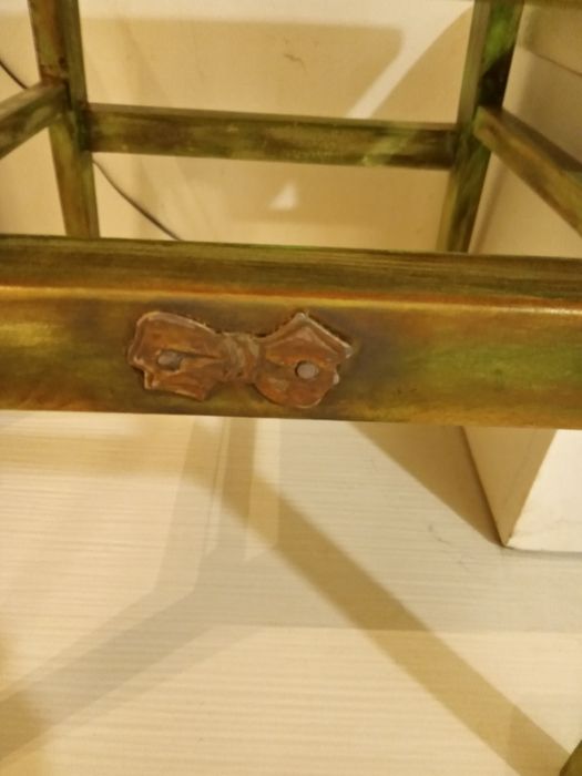 нестандартна арт масичка,нощно шкафче