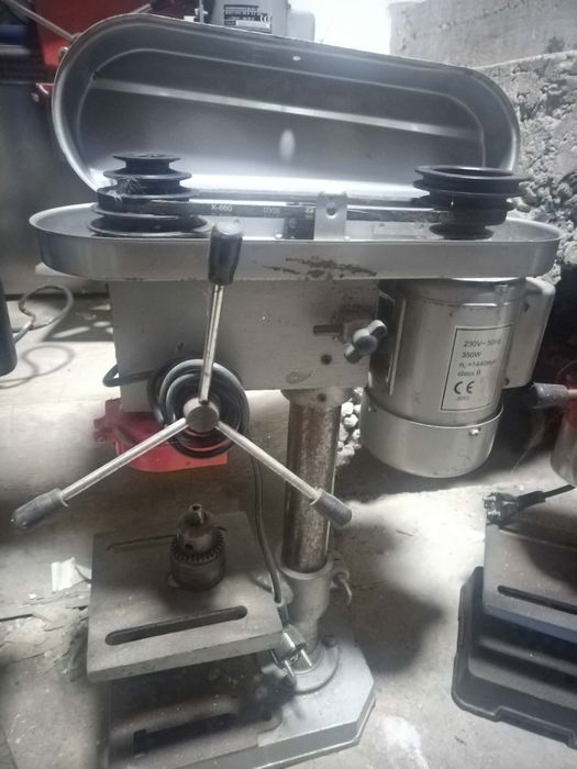Настолна бормашина със менгеме.
400W / 1400 об.мин
Комплект с менгеме
Отрезната машина за плочки е предназначена за линейно рязане на плочки,