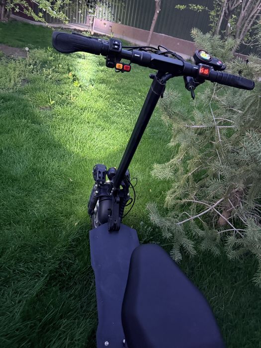 Срочно продам электросамокат